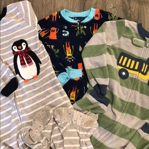 Lot of 3! Size 4(T) carters zip up fleece pajamas!